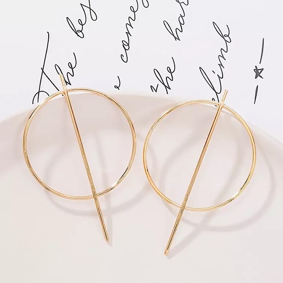 ⚜️[𝟯/$𝟭𝟴]⚜️Big Gold Round Bar Earrings NEW - Picture 4 of 9